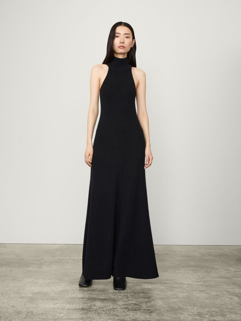 Amannda Dress Black | LISA YANG | Svart ärmlös klänning med hög hals i 100% kashmir